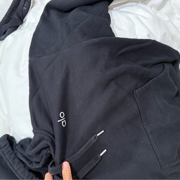 ALO Yoga Accolade Black Hoodie - Picture 4 of 6